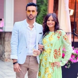 Meet your Posher, Bina